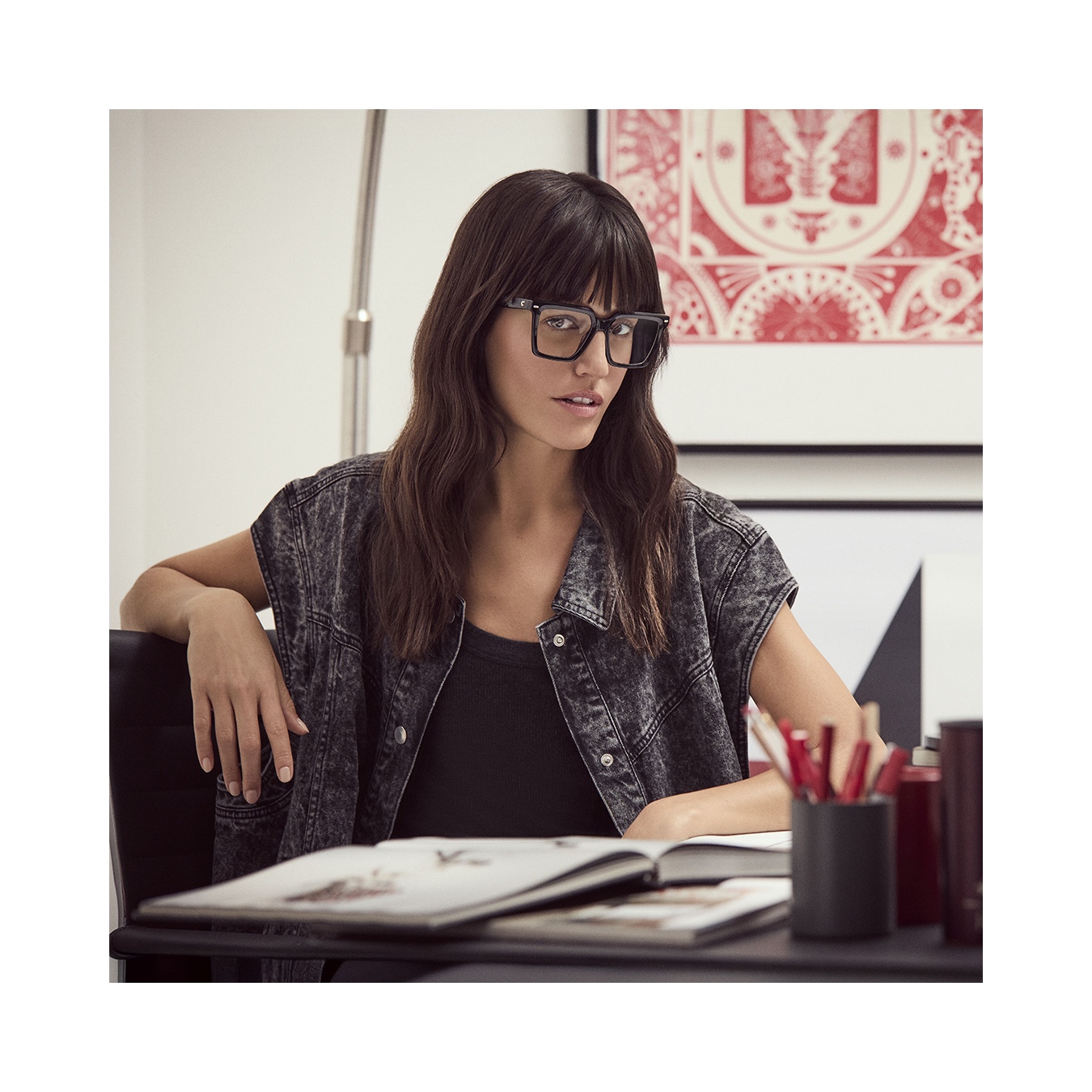 Carrera: Frau mit Brille